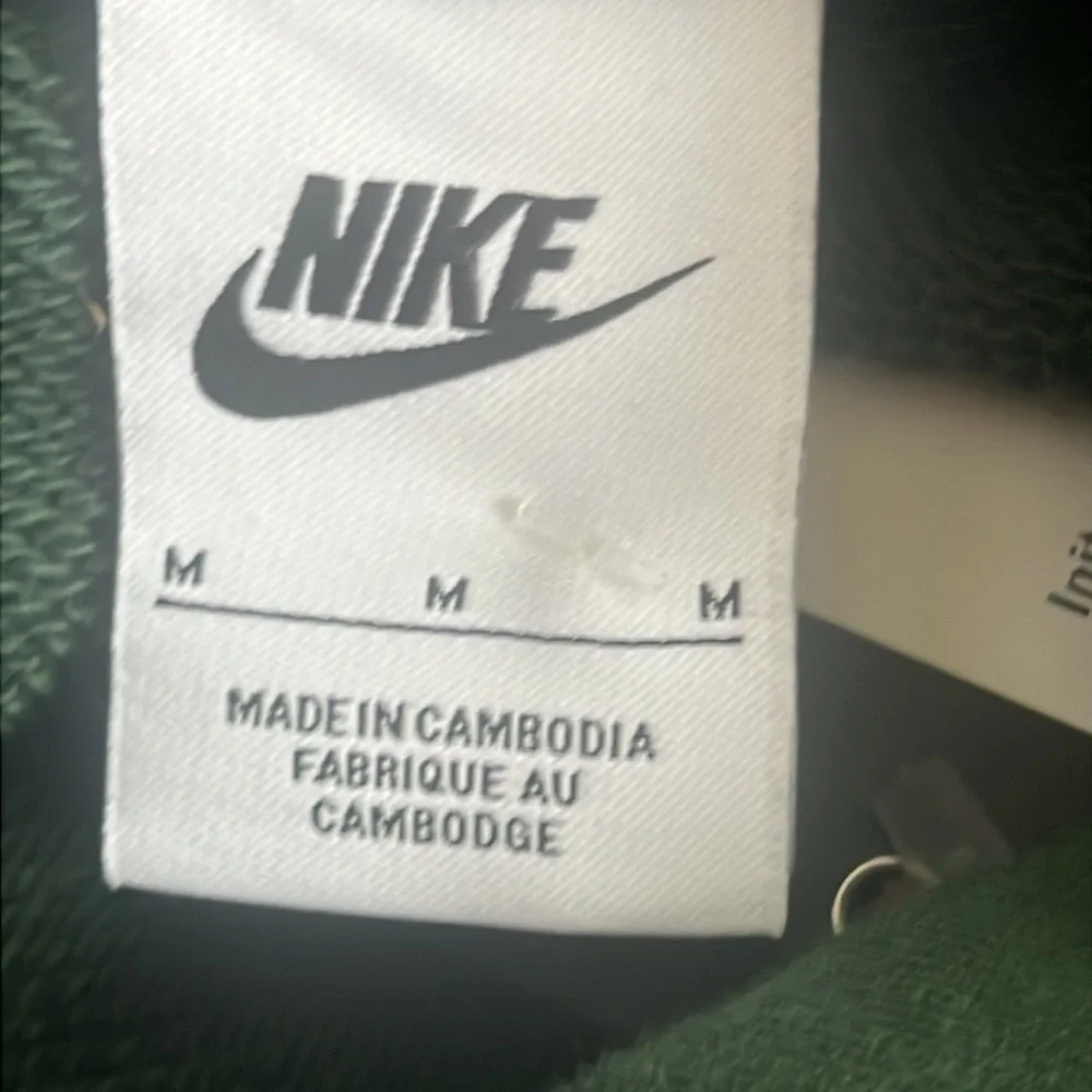 Nike Green and White Hoodie - Picture 6 of 7